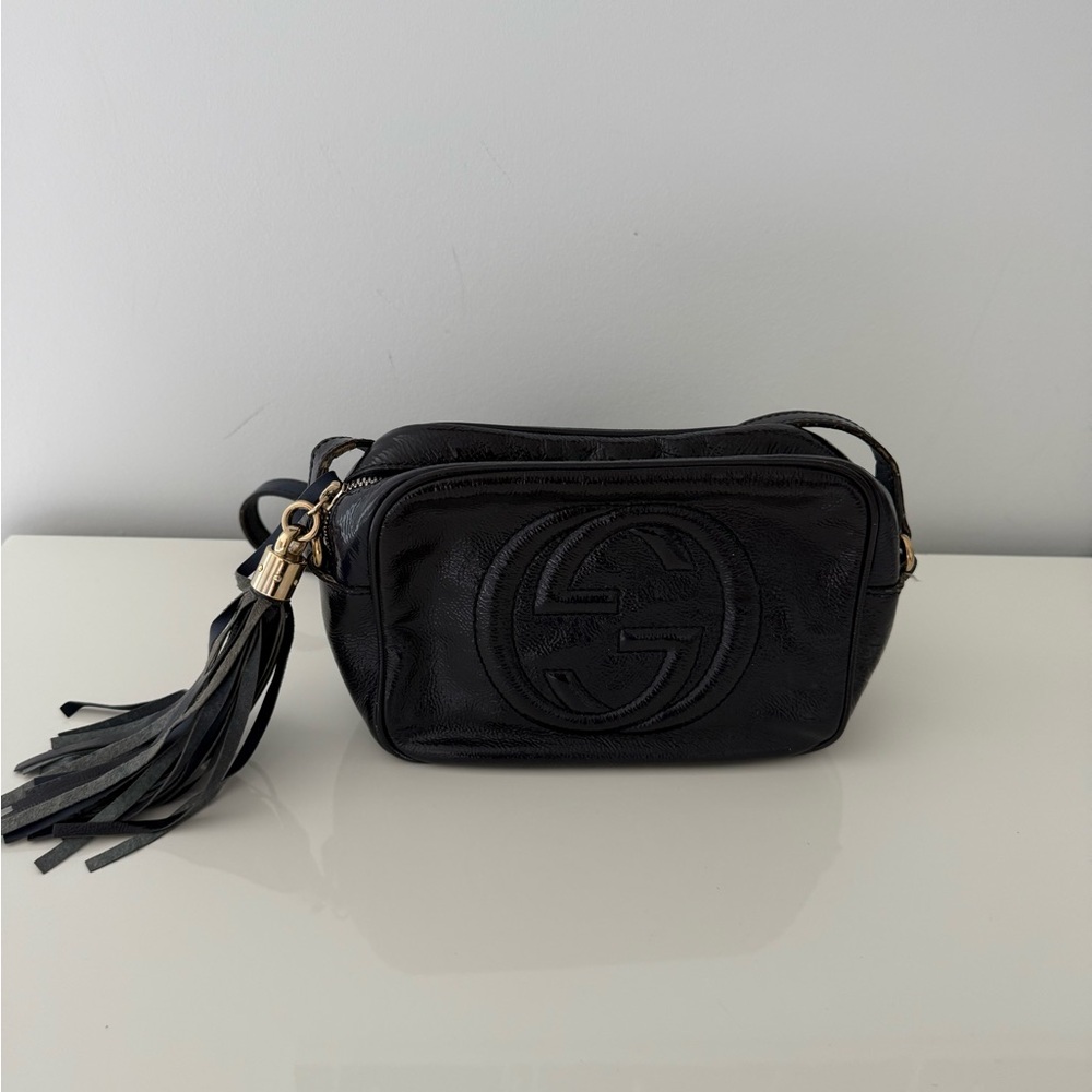 Gucci Navy Blue Patent Soho
Disco Crossbody Purse